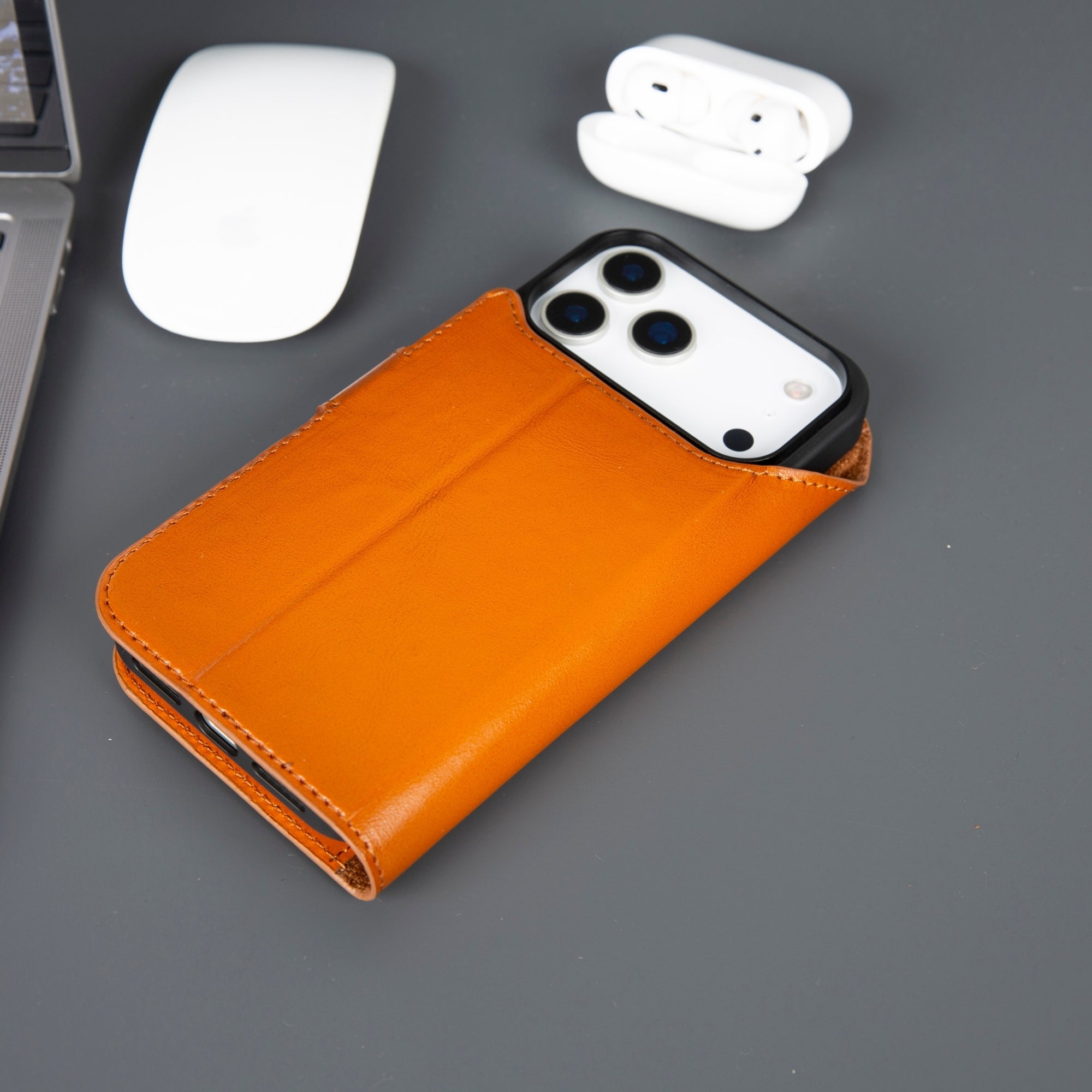 Casper iPhone 17 Pro Leather Wallet Case – MagSafe Compatible